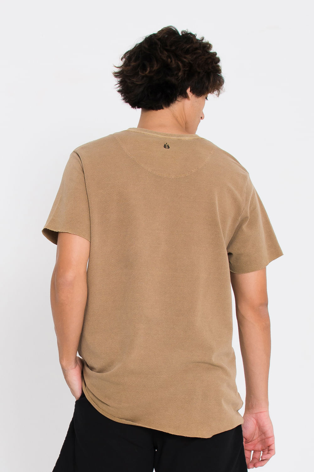 Camiseta-Huaraz-Waffle-Marrom-Costas